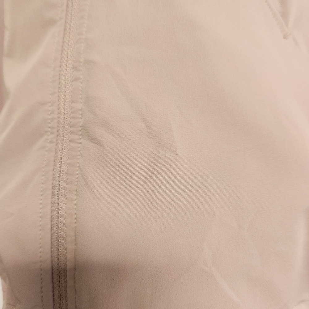 Lululemon Pack It Up Jacket in the color Smoky Blush. Size 10 - Picture 13 of 16